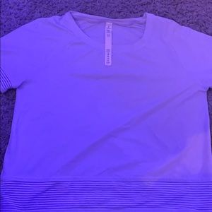 size 4 lululemon shirt